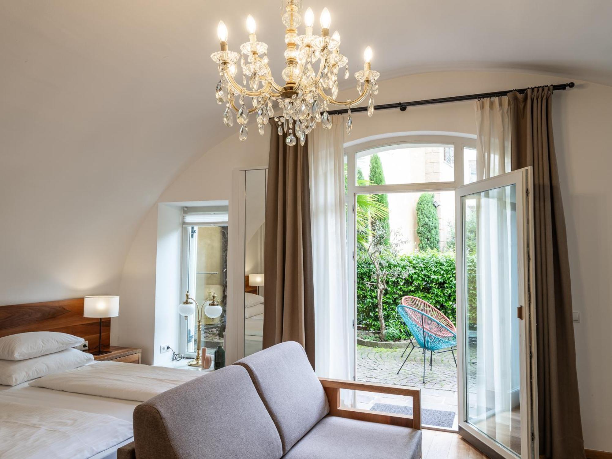 Romantik Hotel Jagdhof Caldaro Exterior photo