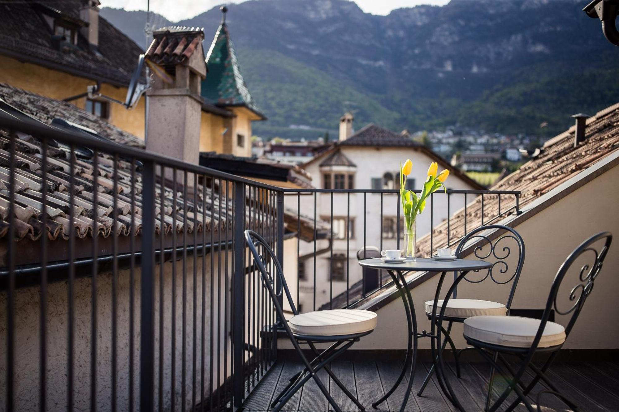 Romantik Hotel Jagdhof Caldaro Exterior photo